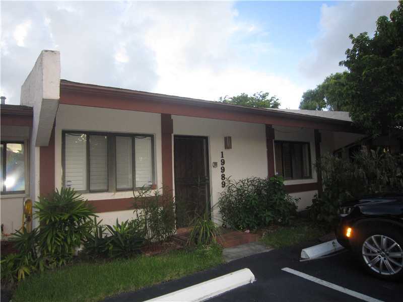 Property Photo: 19989 NE 6 Ct 2Z FL 33179