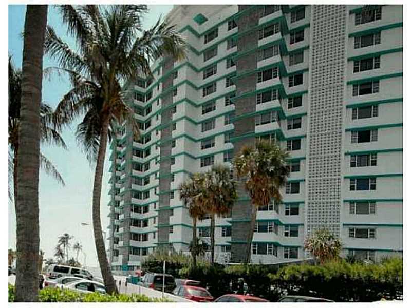 Property Photo: 5255 Collins Av L2 FL 33140