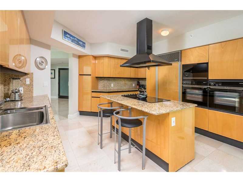 Property Photo:  1455 Ocean Drive 1409  FL 33139 