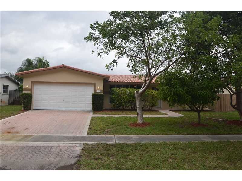 Property Photo: 4913 McKinley St FL 33021