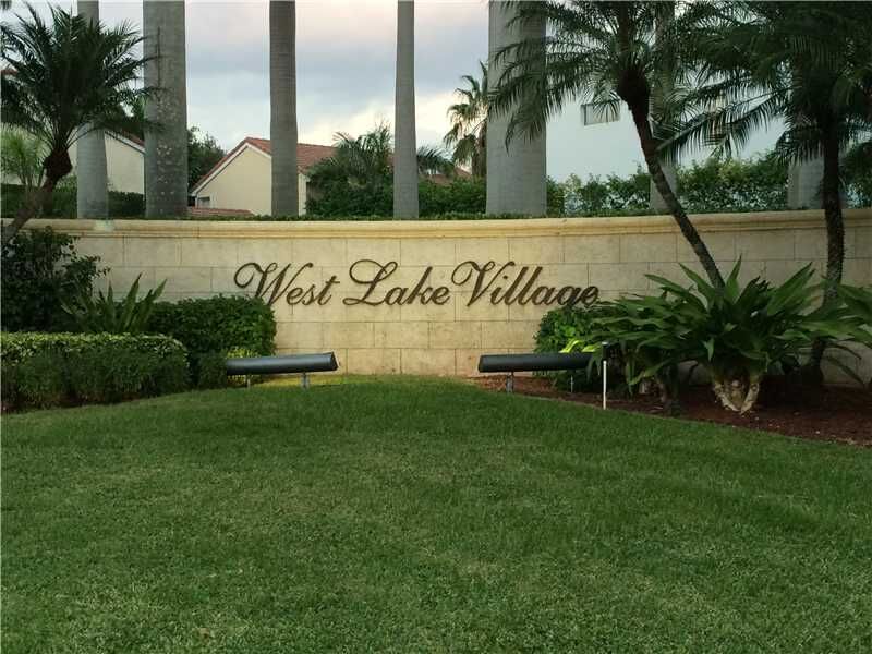 Property Photo:  1125 Papaya St  FL 33019 