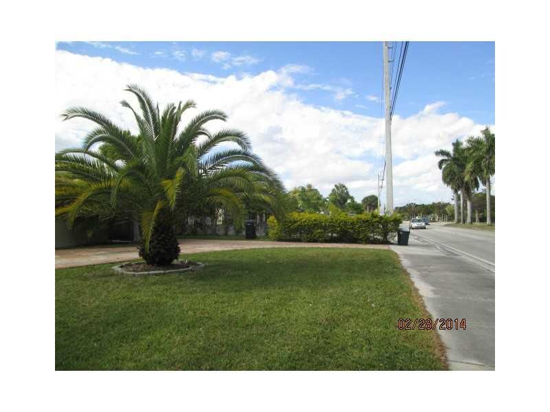 Property Photo:  5140 SW 87 Av  FL 33165 