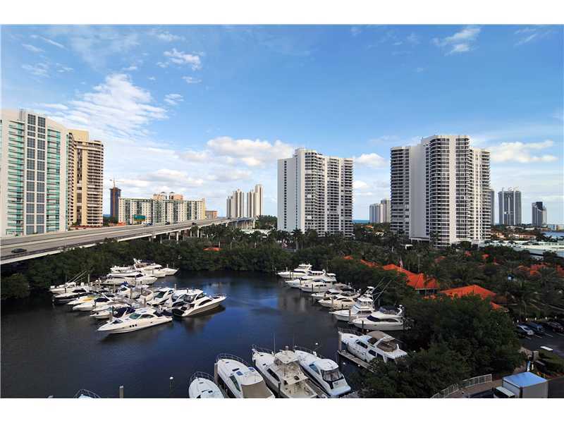 Property Photo: 3500 Mystic Pointe Dr 905 FL 33180