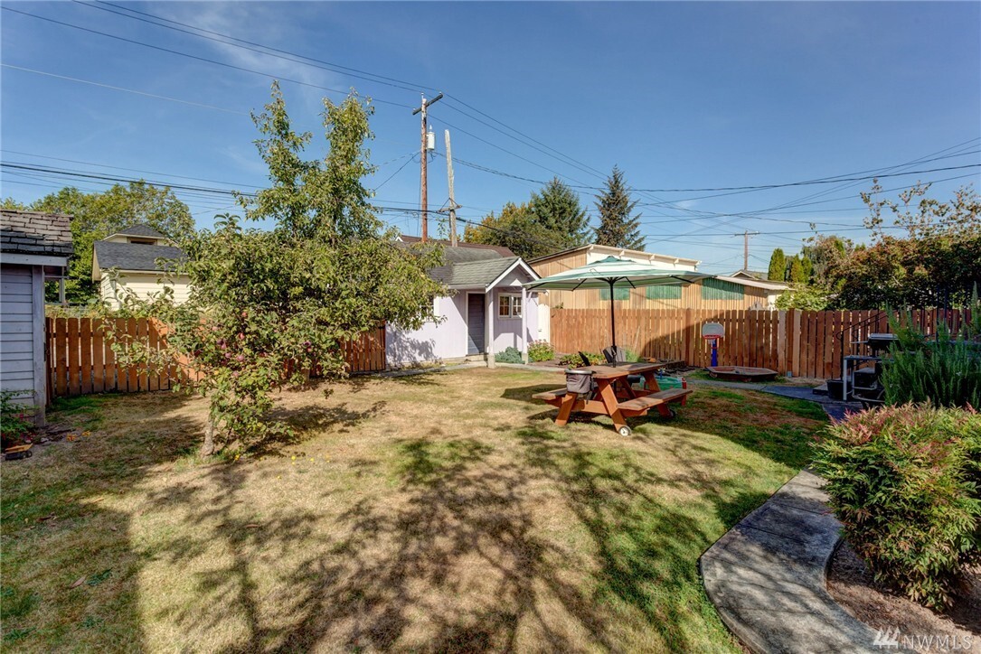 Property Photo: 2625 Patton St WA 98225