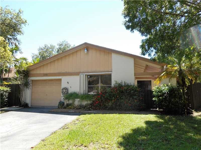 Property Photo:  13348 SW 108th Street Cir  FL 33186 