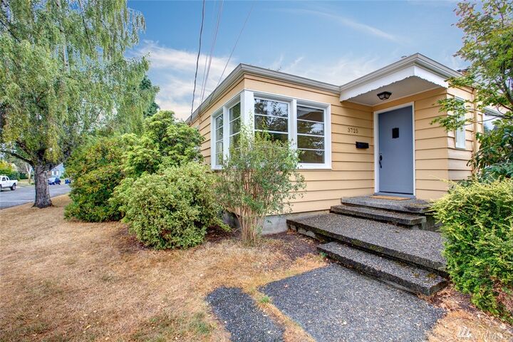 Property Photo:  3725 N 14th St  WA 98406 