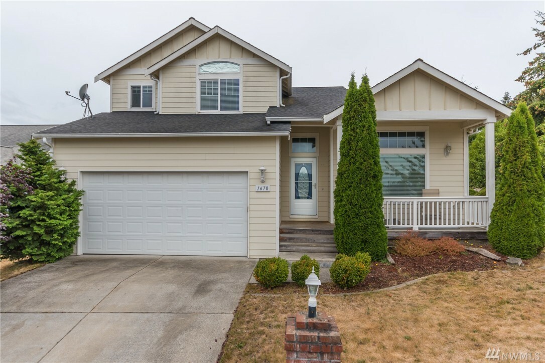 Property Photo:  1670 NW Almond Lp  WA 98277 