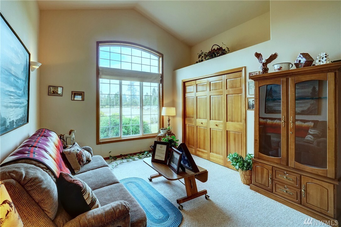Property Photo: 1706 276th St E WA 98387