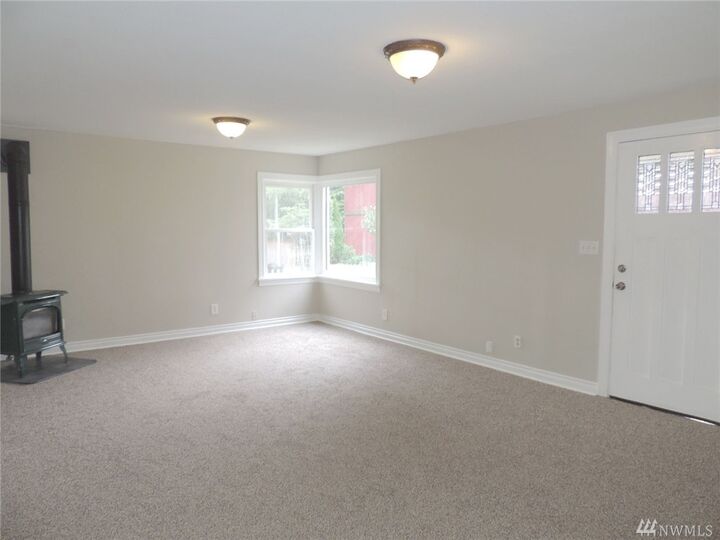 Property Photo:  120 Green Court Street  WA 98272 