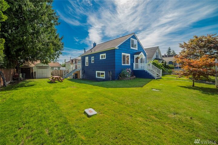 Property Photo:  1617 Oakes Ave  WA 98201 