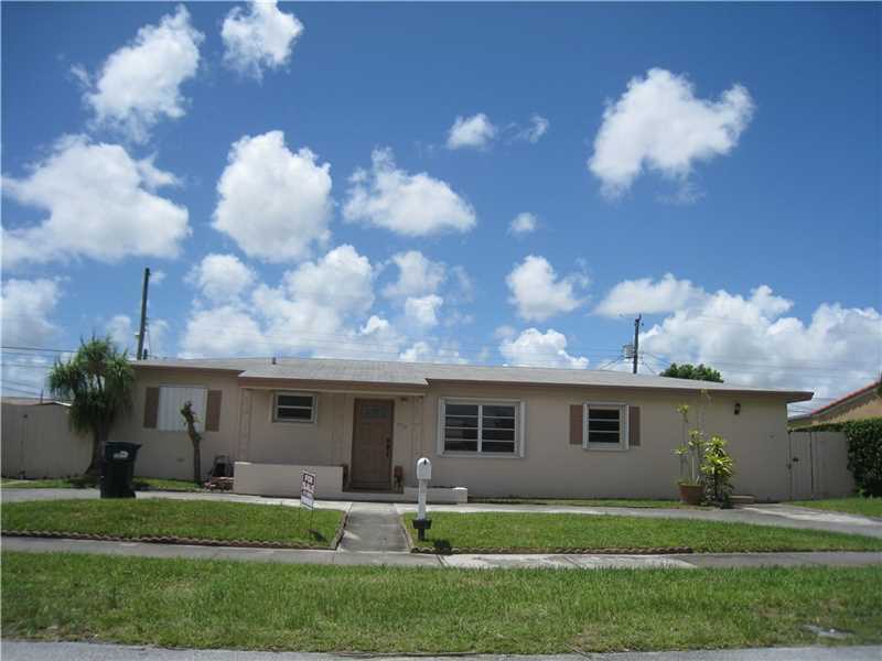 Property Photo:  8710 SW 41st St  FL 33165 