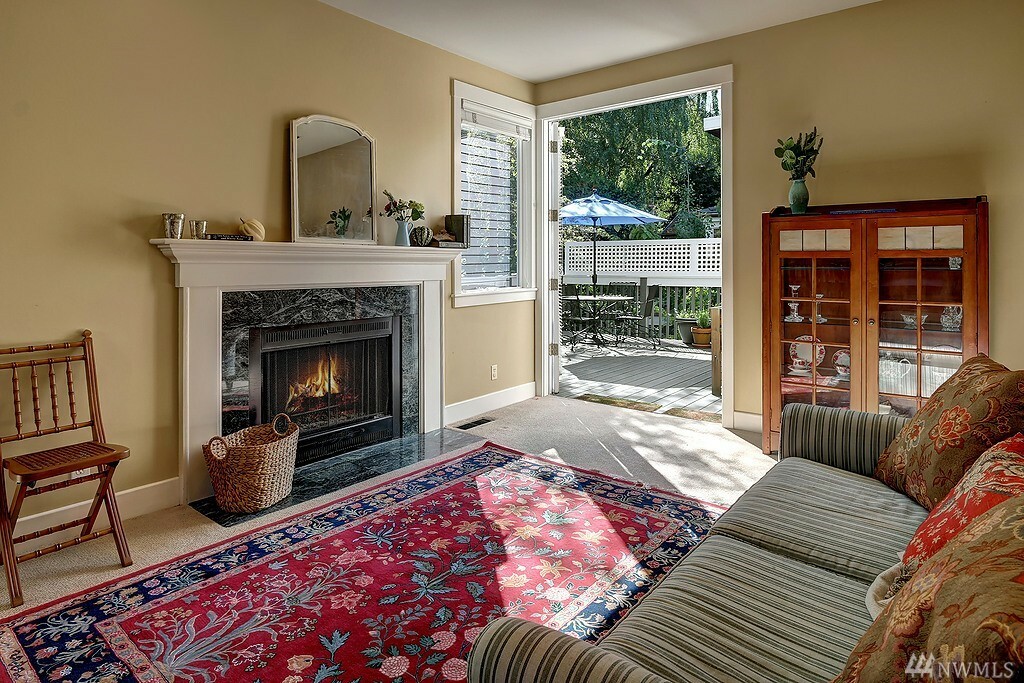 Property Photo: 1523 E Calhoun St WA 98112