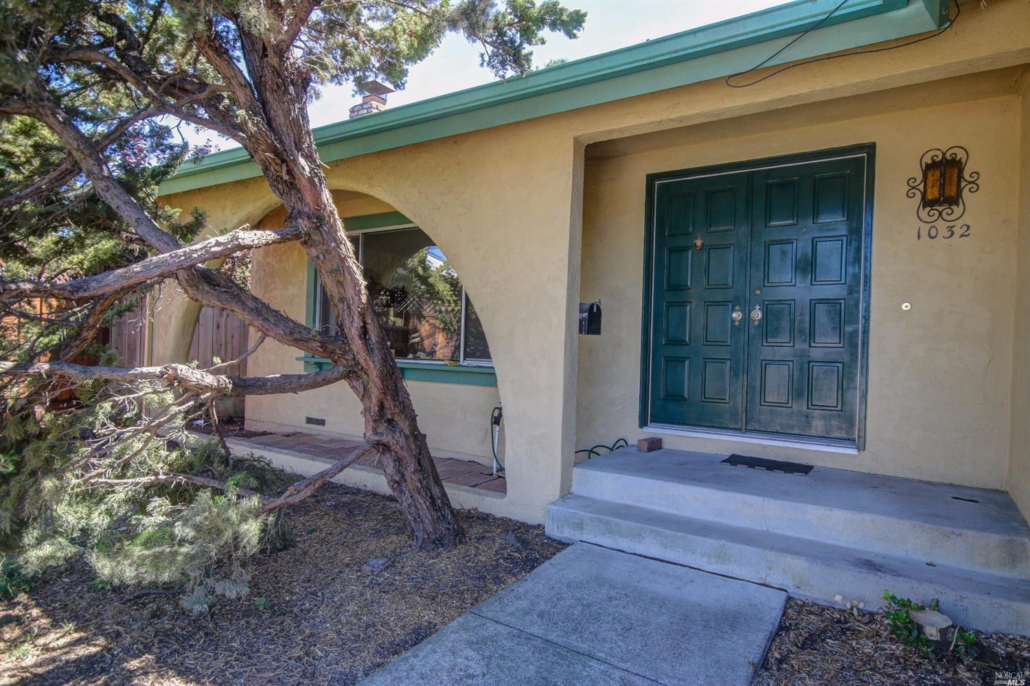 Property Photo: 1032 Aspen Way CA 94954