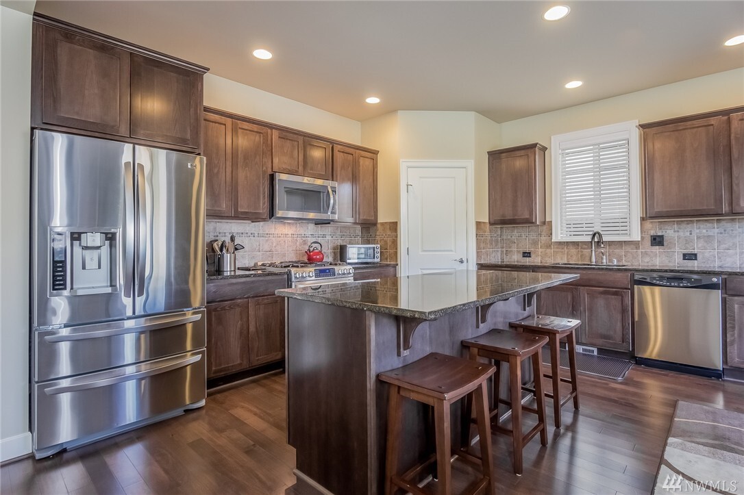 Property Photo: 23296 SE 34th Place WA 98075