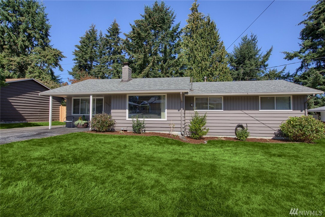 Property Photo:  14522 SE 112th Place  WA 98059 