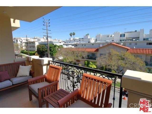 Property Photo:  11848 Kiowa Ave 302  CA 90049 