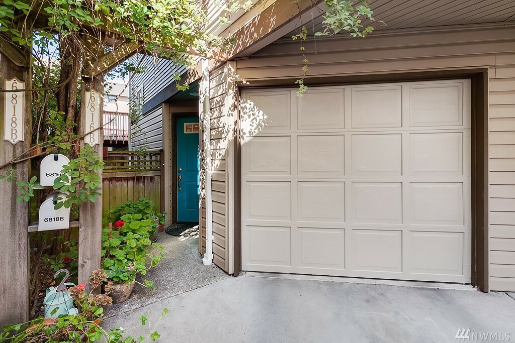 Property Photo:  6816 Oswego Place NE B  WA 98115 