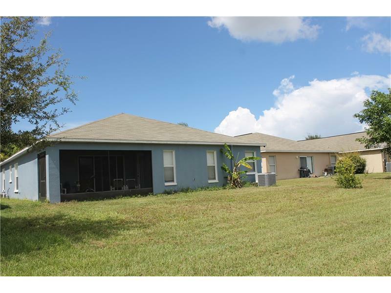 Property Photo: 2324 Roanoke Springs Drive FL 33570