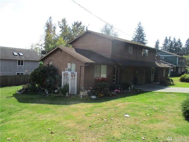 14031 Admiralty Wy A&Ampb  Lynnwood WA 98087 photo