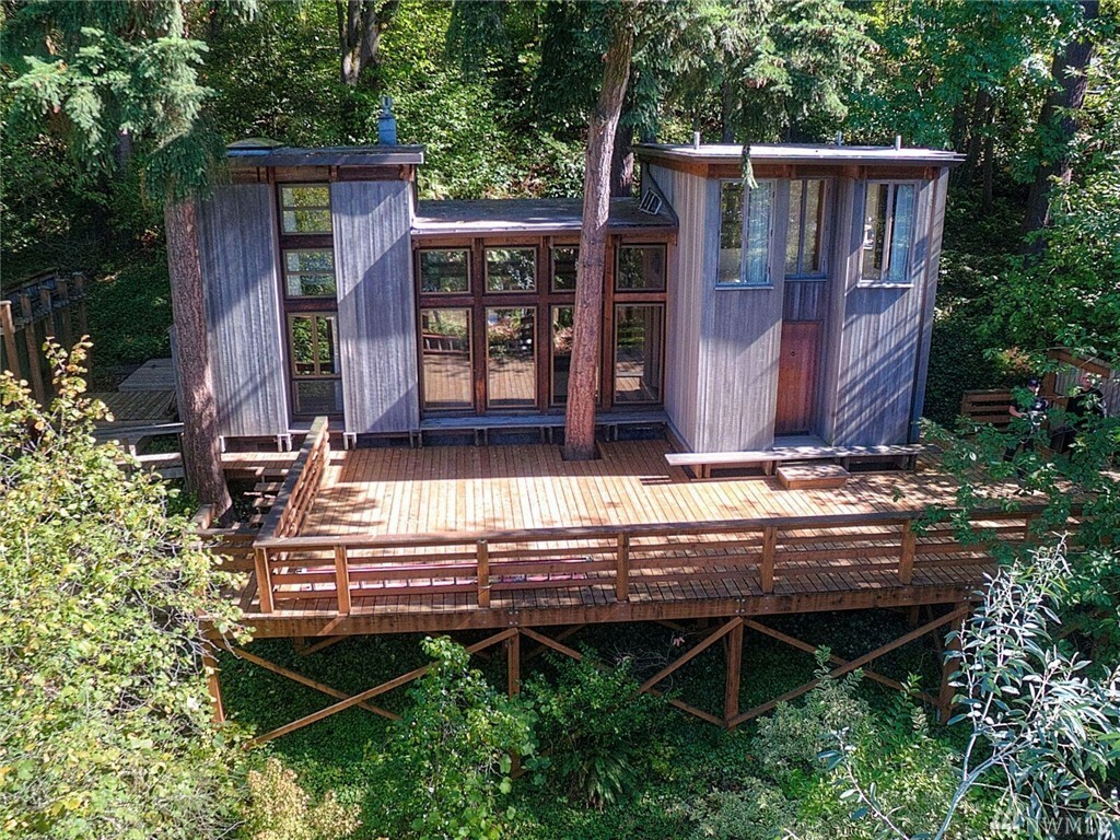 Property Photo:  11030 SE 76th St  WA 98056 