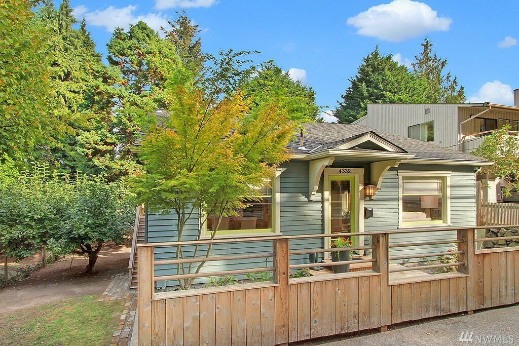 Property Photo:  4332 36th Ave W  WA 98199 