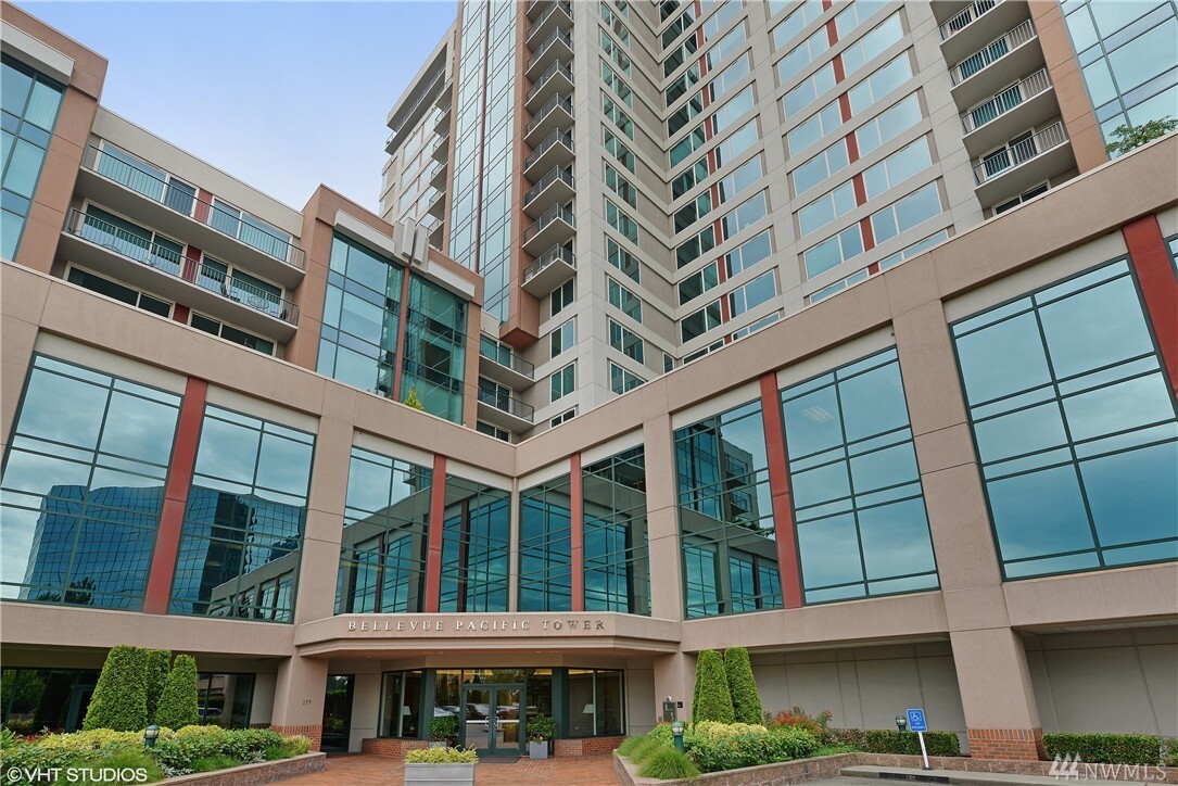 117 107th Ave NE 1902  Bellevue WA 98004 photo
