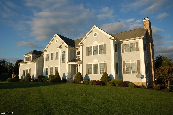2 Steinbeck Ct  Alexandria Twp. NJ 08848 photo
