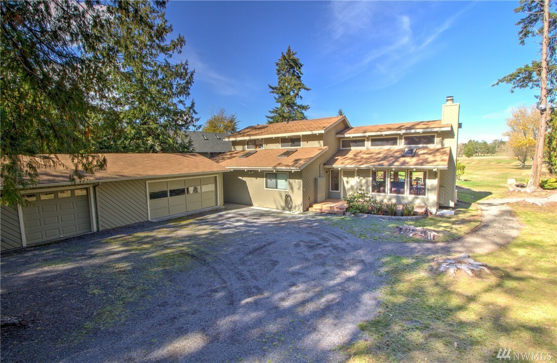 Property Photo:  305 Fairway Dr  WA 98250 