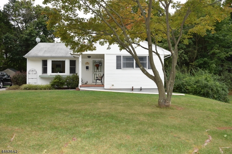 Property Photo:  279 Mountain Rd  NJ 08833 