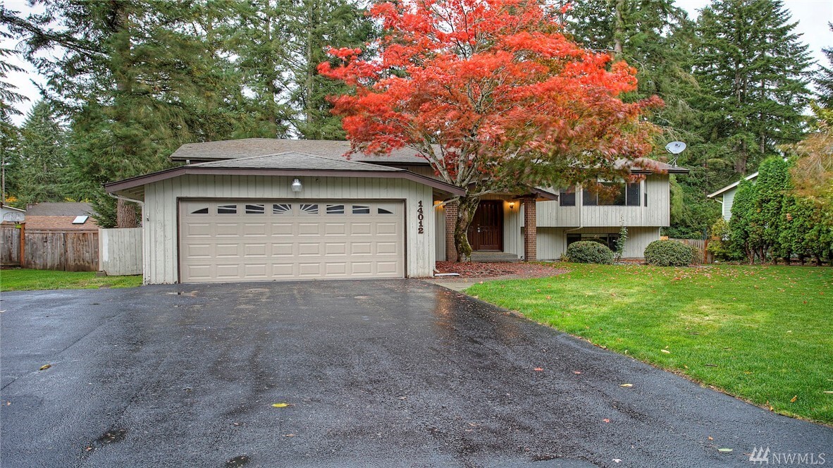 Property Photo: 14012 112th Av Ct E WA 98374