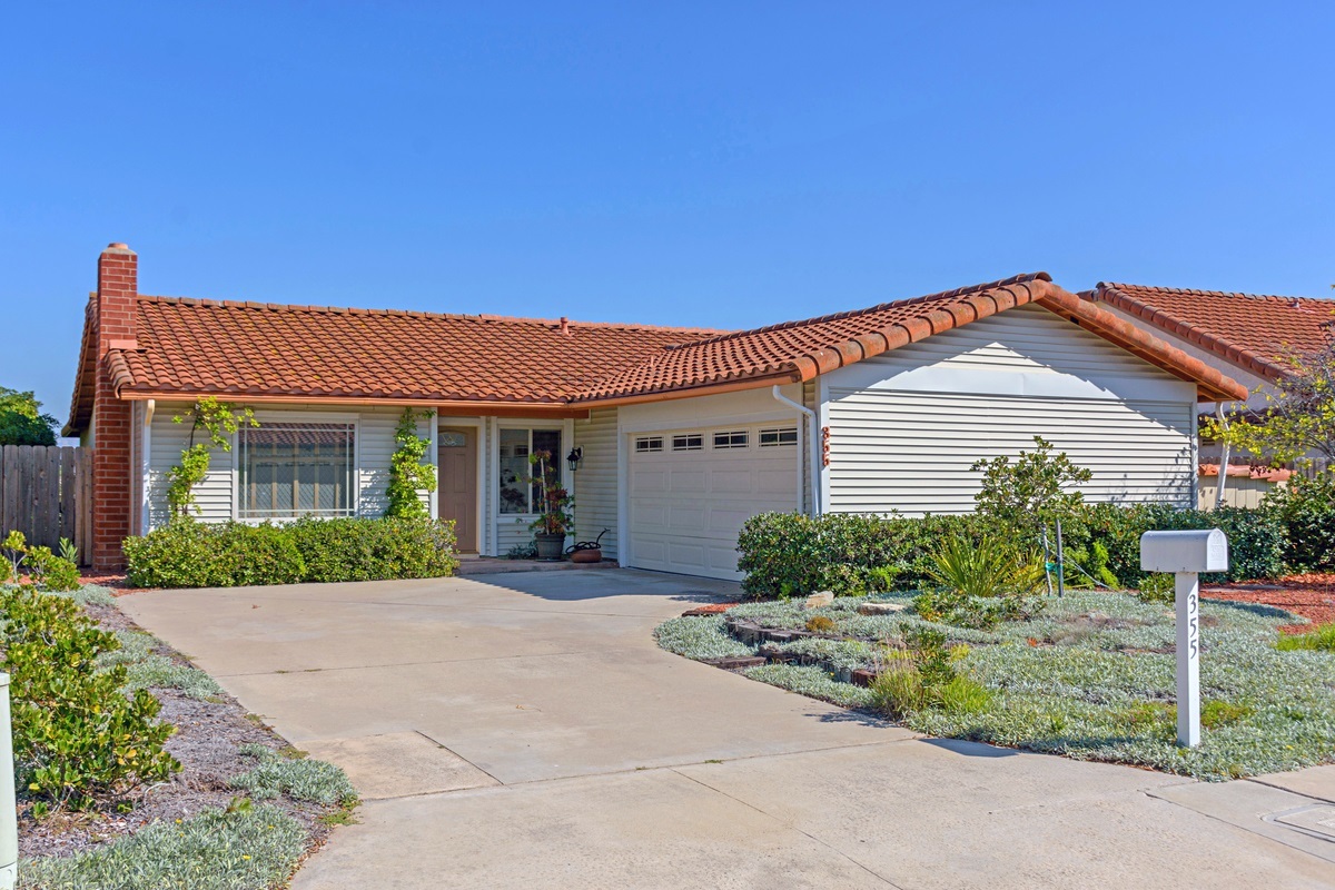 Property Photo:  355 Trailview  CA 92024 