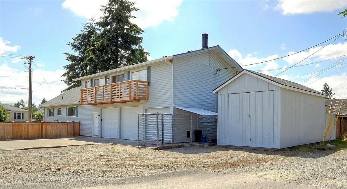 Property Photo:  5002 S Pine St  WA 98409 