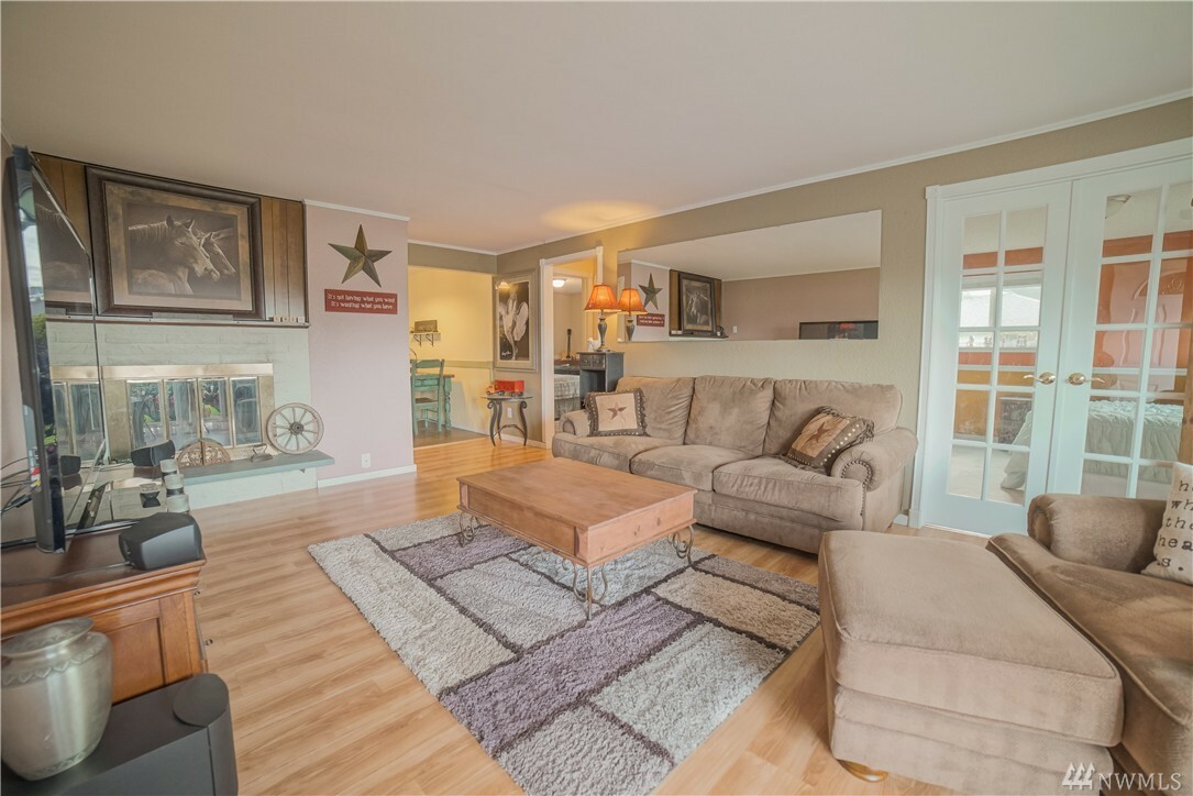 Property Photo: 5013 79th Av Ct E WA 98424