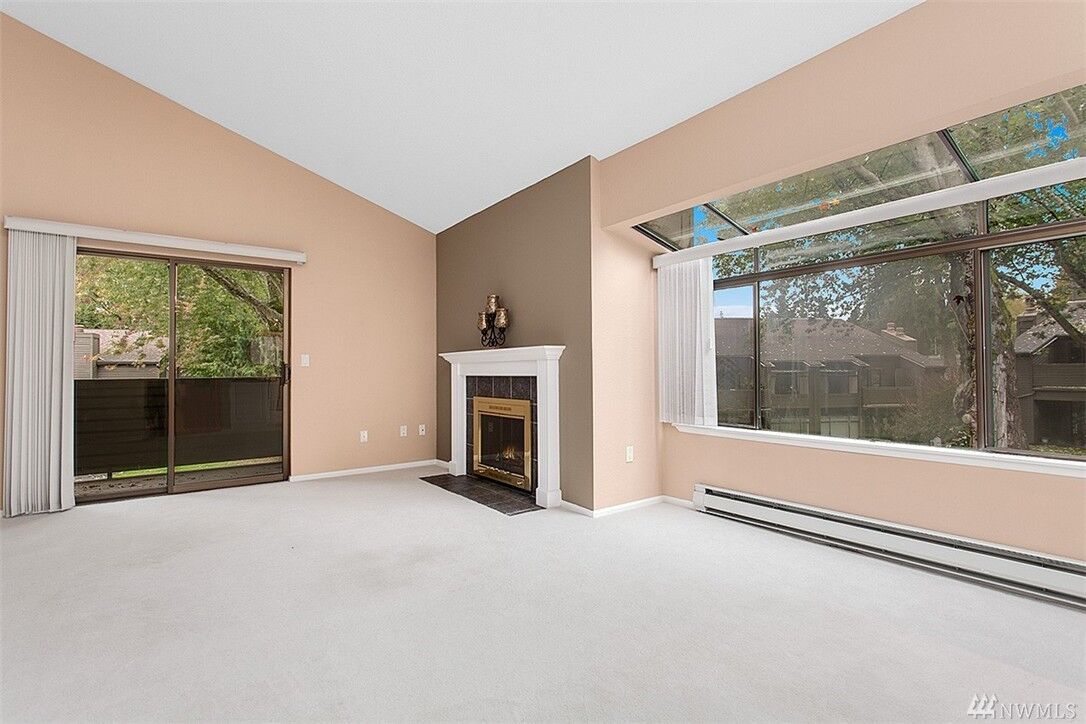 Property Photo: 10014 NE 122nd St D WA 98034