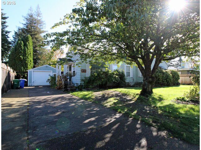 Property Photo:  314 SE 129th Ave  OR 97233 