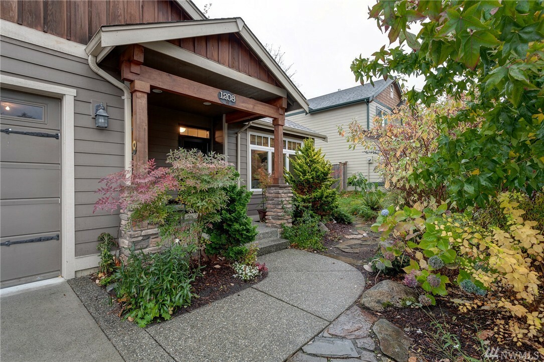 Property Photo:  1208 Birch Falls Dr  WA 98229 