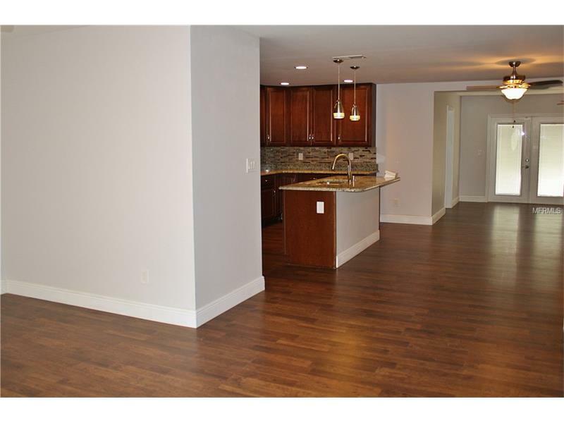 Property Photo: 5011 Cadiz Way S FL 33712
