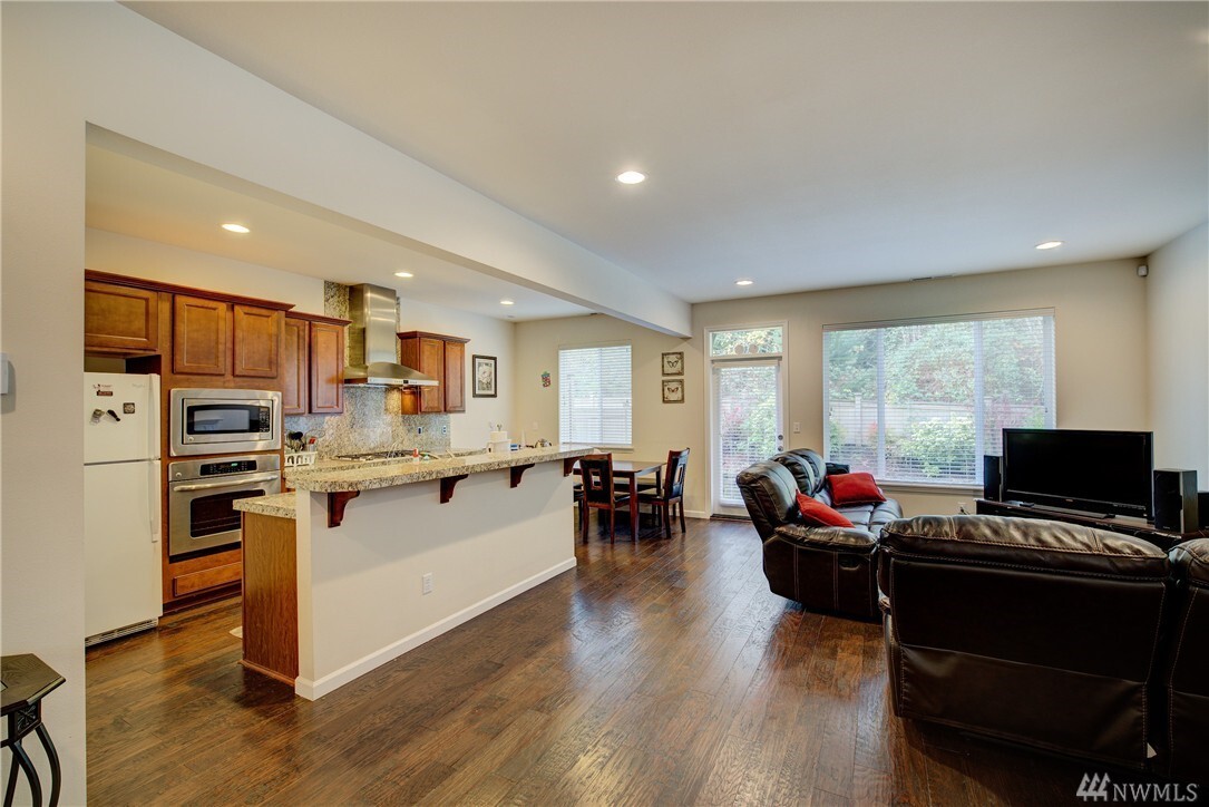 Property Photo: 4537 185th Ave SE WA 98027