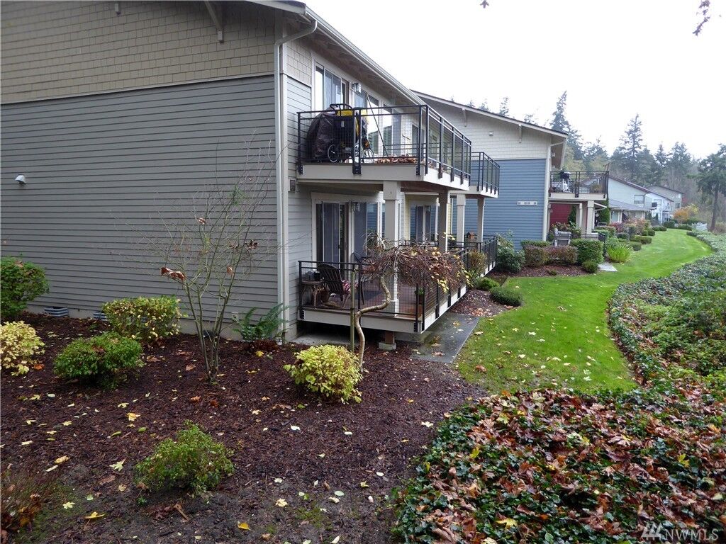 Property Photo: 4310 Blue Heron Cir 105 WA 98221