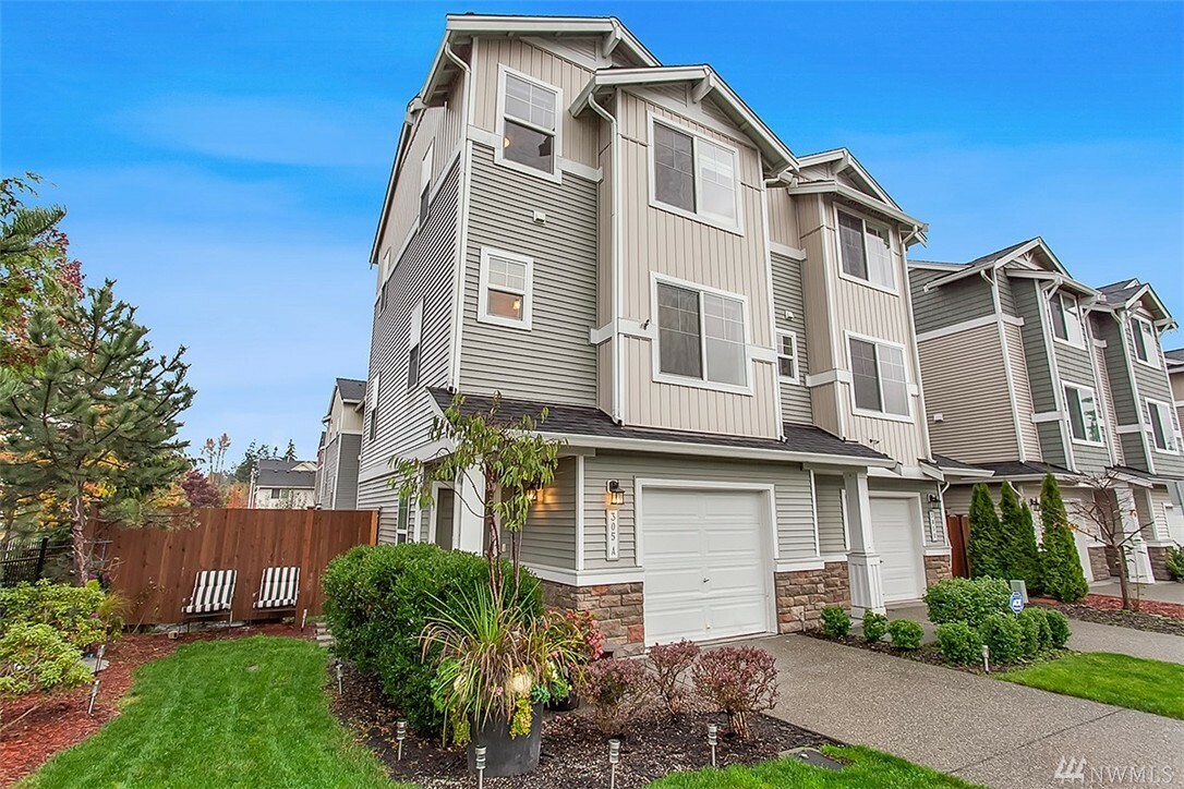 Property Photo: 305 127th St SE A WA 98208