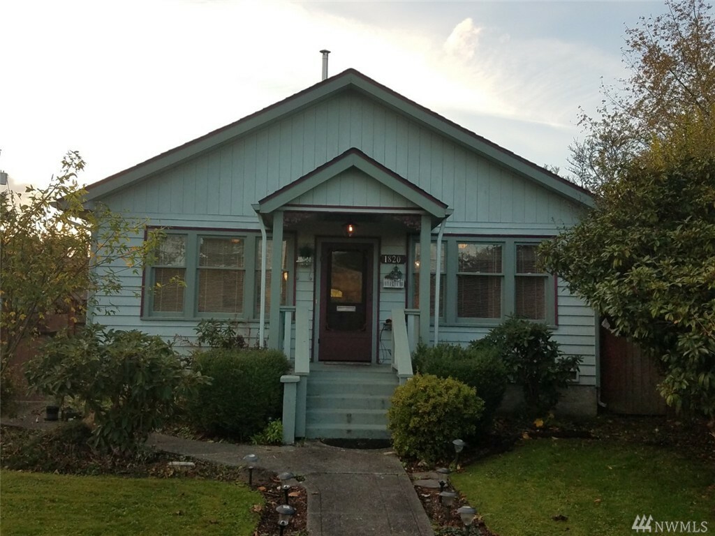 Property Photo:  1820 Virgina Ave  WA 98201 