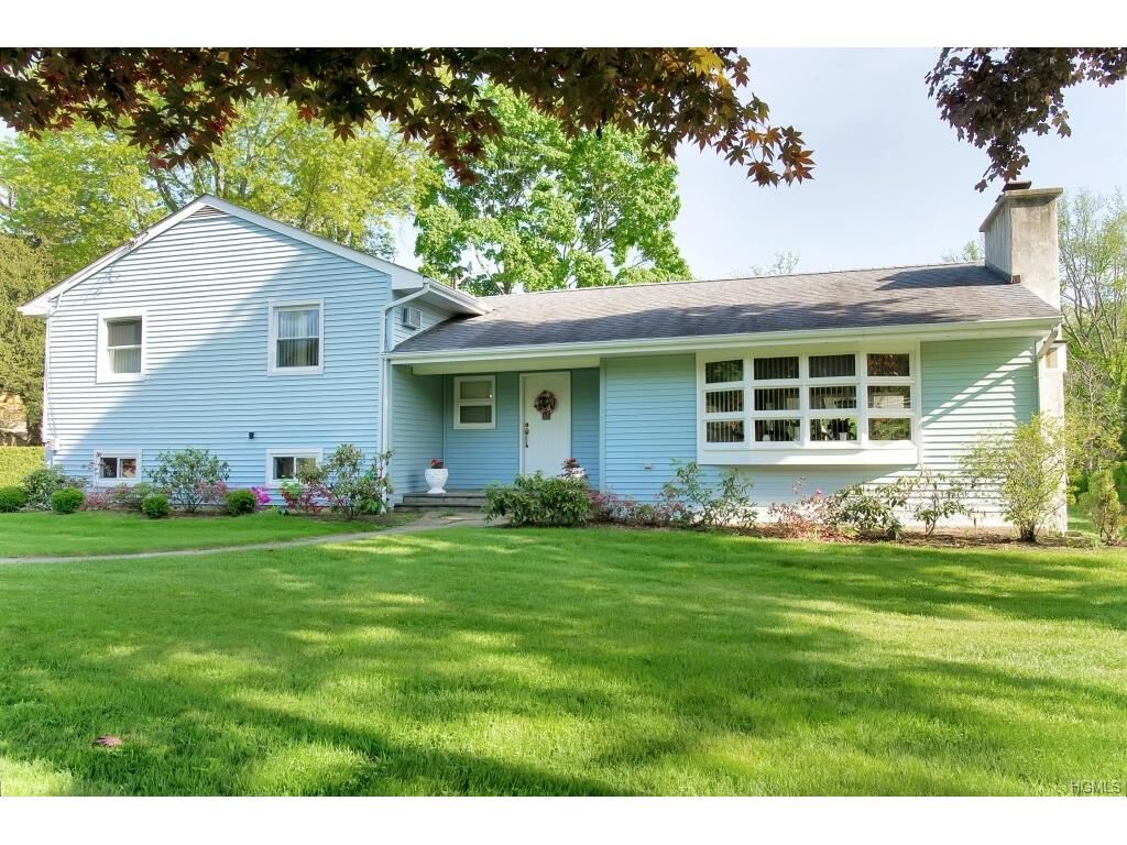 House for sale in Thornwood 192 Nanny Hagen Road, Thornwood, NY 10594