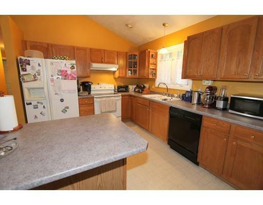 Property Photo: 3 Ansonia Rd MA 01605