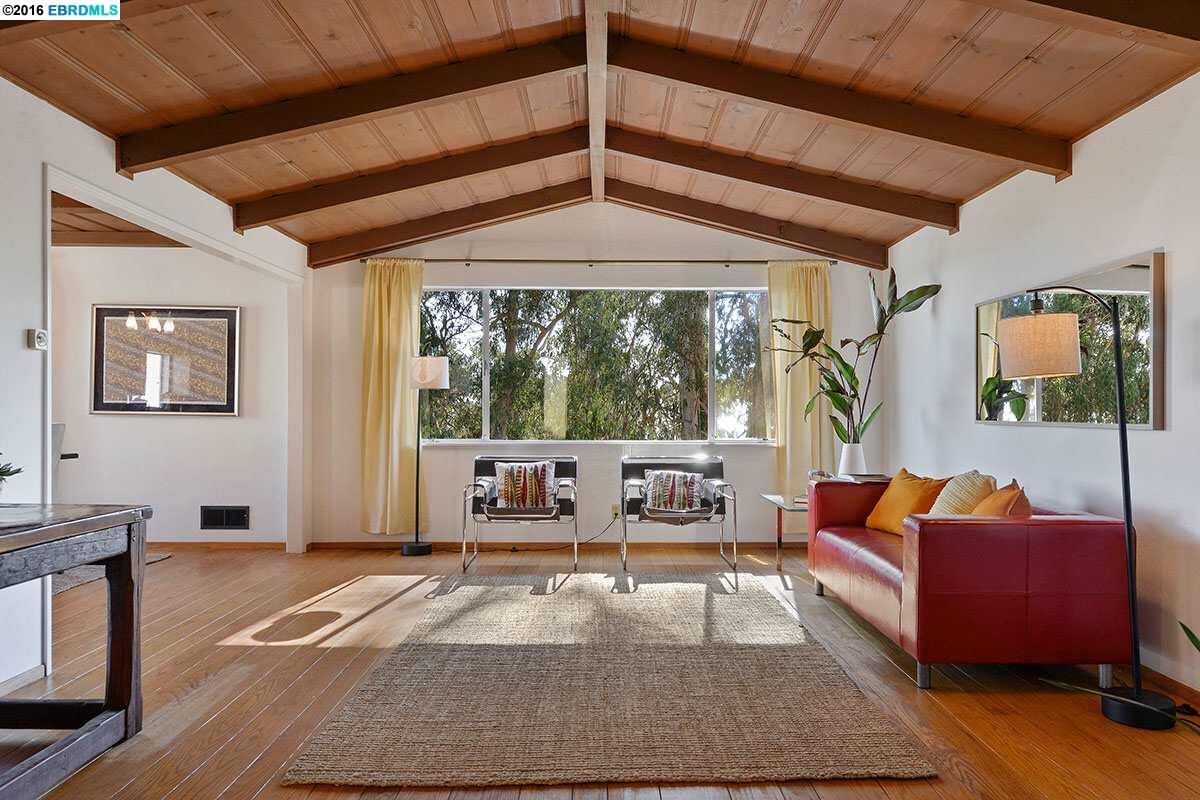 Property Photo:  2093 Braemar Rd  CA 94602 