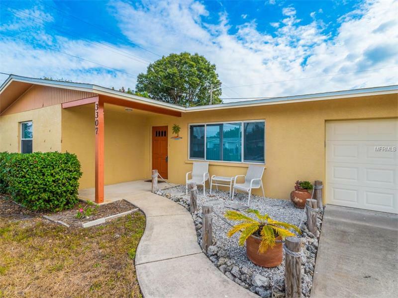 Property Photo:  3307 Oxford Drive W  FL 34205 