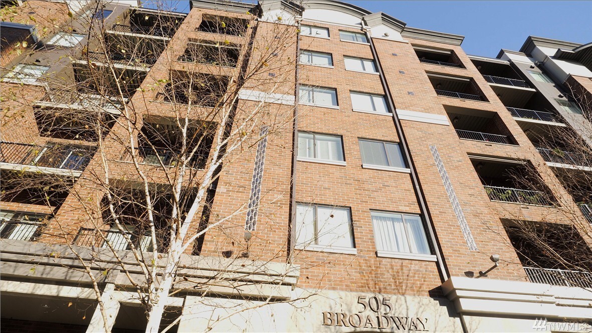 Property Photo: 505 Broadway 510 WA 98402