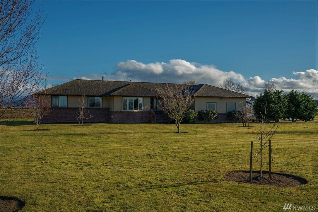 Property Photo: 16925 Beaver Marsh Rd WA 98273
