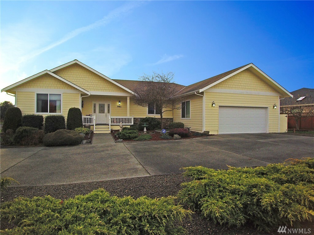 Property Photo:  981 Lindsay Lane  WA 98382 