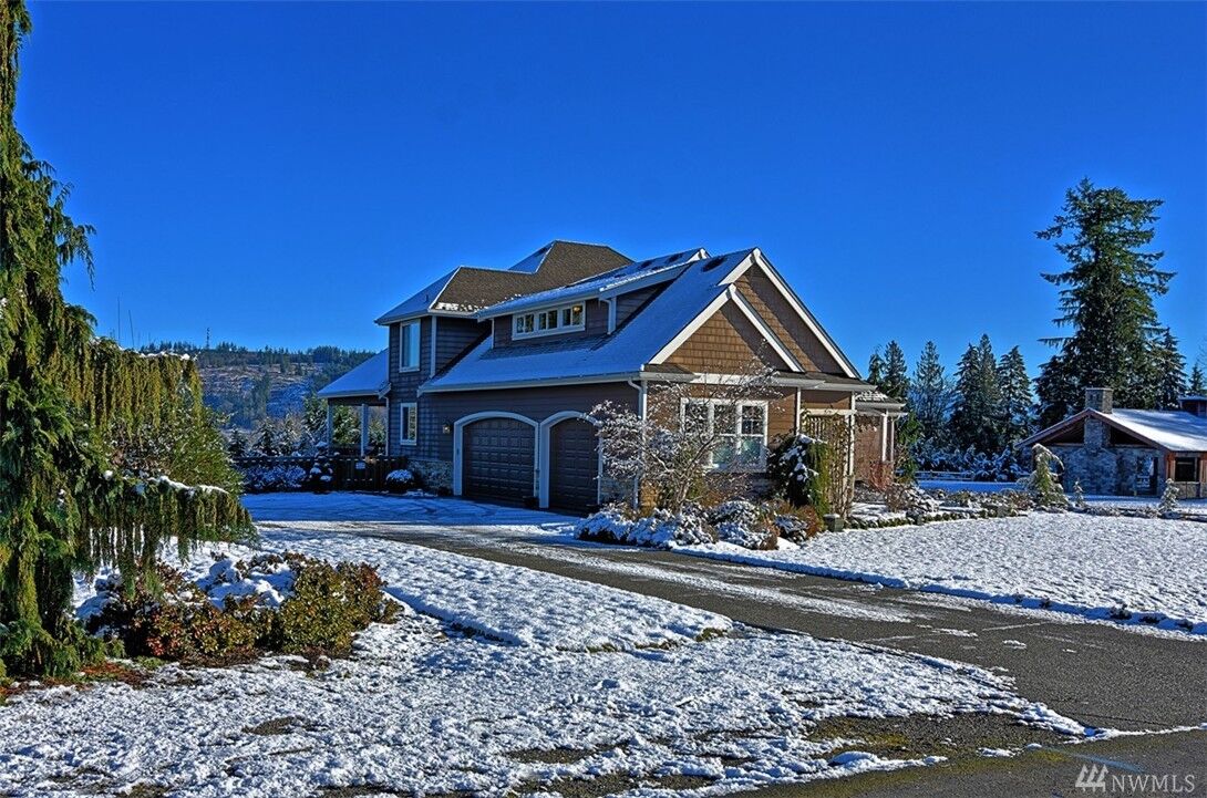 Property Photo: 5723 198th Dr SE WA 98290