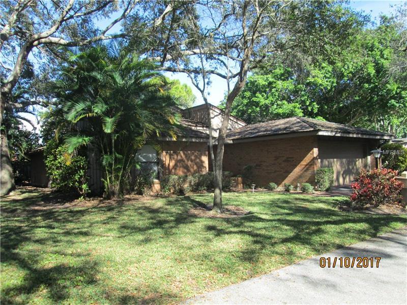 Property Photo: 6106 Willow Oak Circle FL 34209